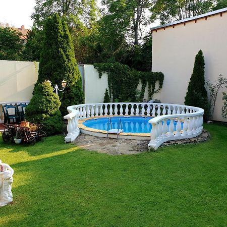 Ferienwohnung Adam Apartmanhaz Szegedin Exterior foto