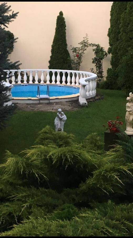 Ferienwohnung Adam Apartmanhaz Szegedin Exterior foto