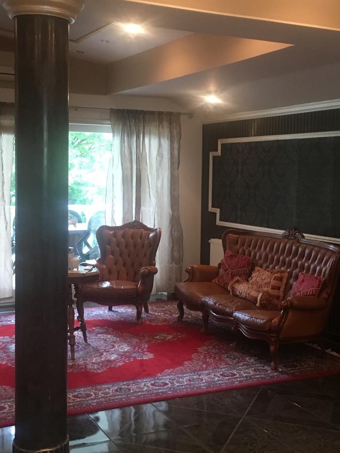 Ferienwohnung Adam Apartmanhaz Szegedin Exterior foto