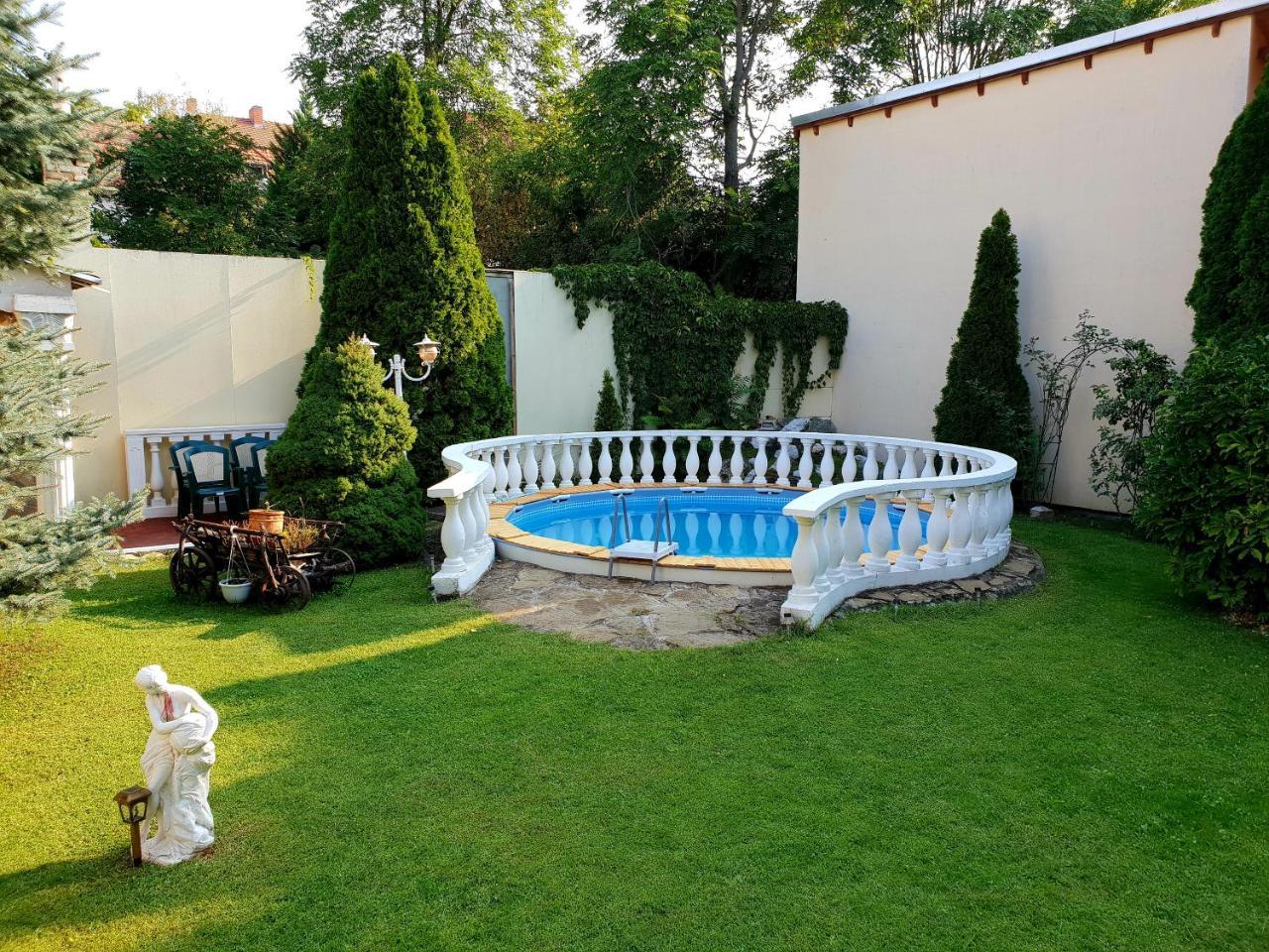 Ferienwohnung Adam Apartmanhaz Szegedin Exterior foto